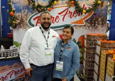 Urbano Magana (left) and Brenda Zamora (right) of Purefresh Sales. The company is now focusing on the California citrus season.